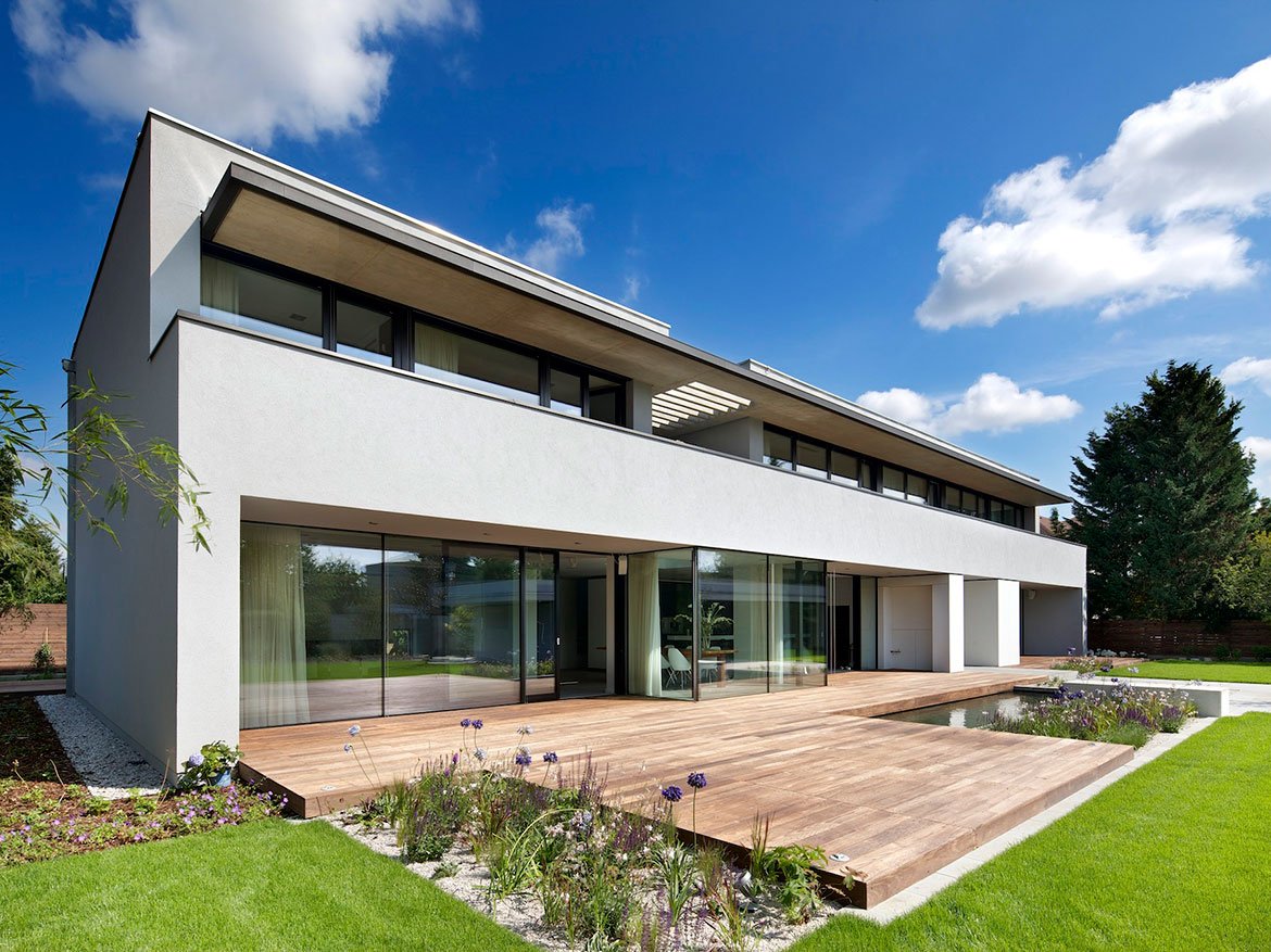 villa-0003 Stylish villa with city views